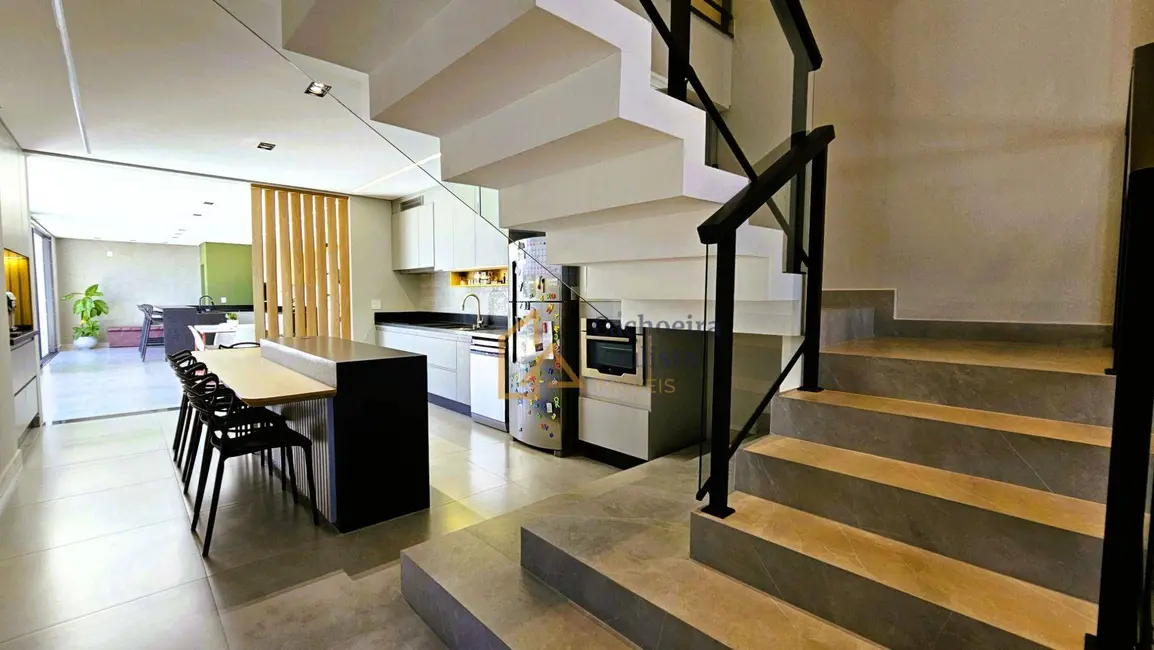 Foto 6 de Casa com 3 quartos à venda, 250m2 em Cachoeira Paulista - SP