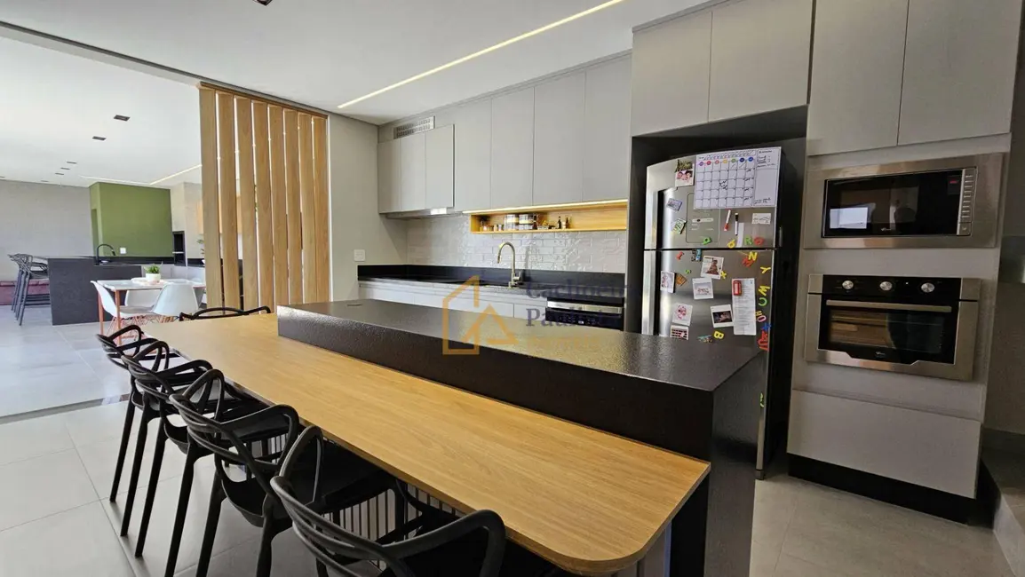 Foto 7 de Casa com 3 quartos à venda, 250m2 em Cachoeira Paulista - SP