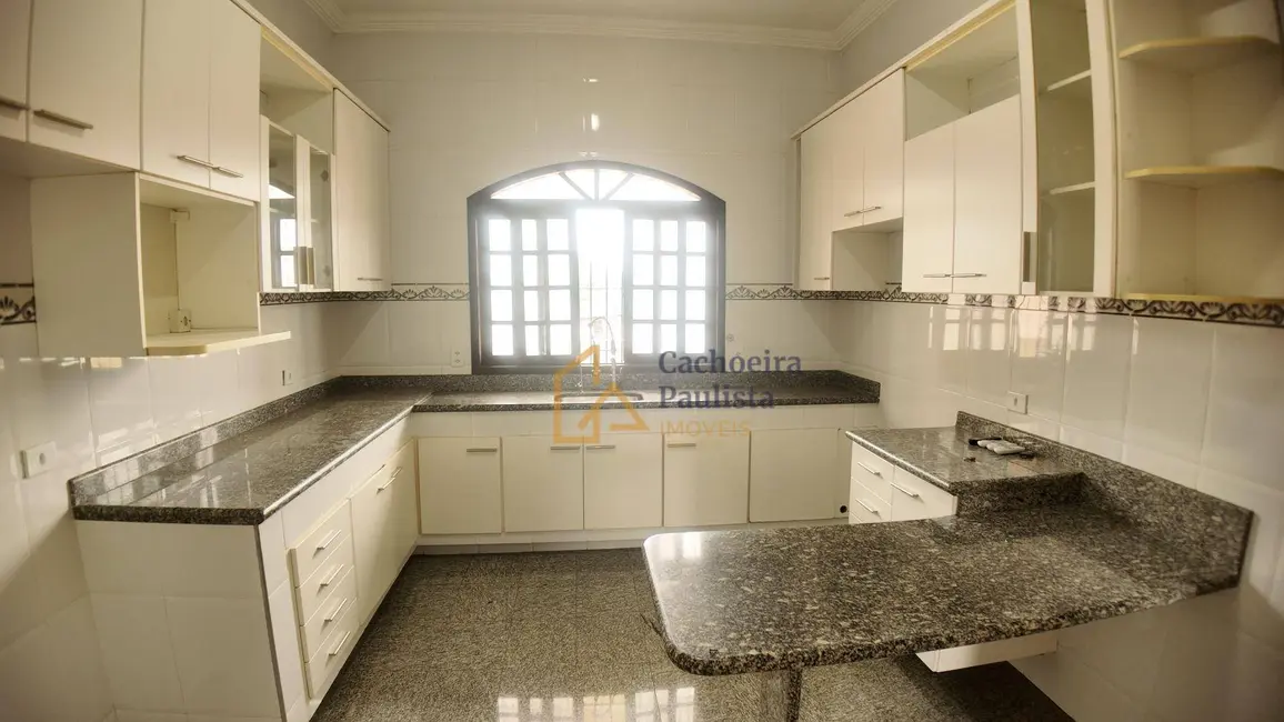 Foto 9 de Casa com 4 quartos à venda, 268m2 em Cachoeira Paulista - SP