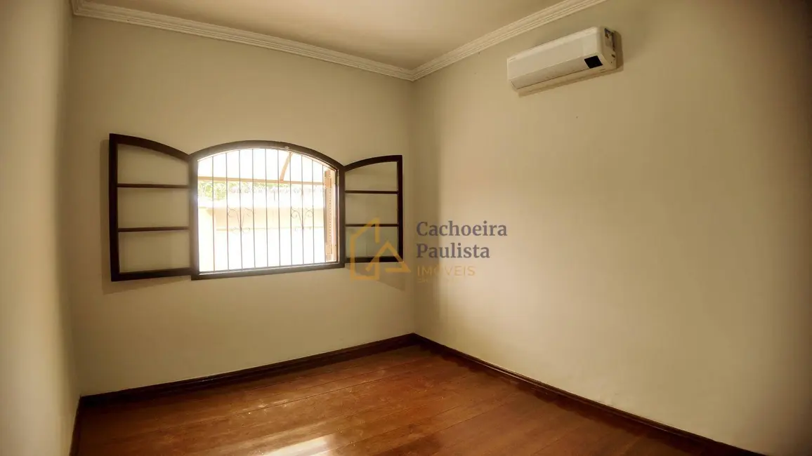 Foto 8 de Casa com 4 quartos à venda, 268m2 em Cachoeira Paulista - SP