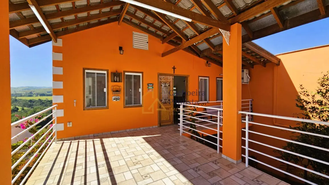 Casa com 4 quartos à venda, 250m2 em Cachoeira Paulista - SP - imagem 2 Foto 2 de Casa com 4 quartos à venda, 250m2 em Cachoeira Paulista - SP