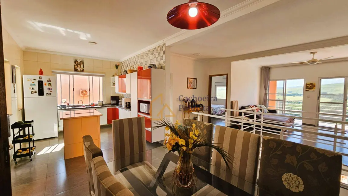 Casa com 4 quartos à venda, 250m2 em Cachoeira Paulista - SP - imagem 3 Foto 3 de Casa com 4 quartos à venda, 250m2 em Cachoeira Paulista - SP