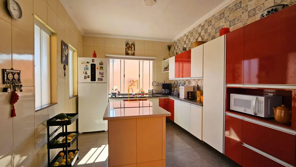 Casa com 4 quartos à venda, 250m2 em Cachoeira Paulista - SP - imagem 4 Foto 4 de Casa com 4 quartos à venda, 250m2 em Cachoeira Paulista - SP