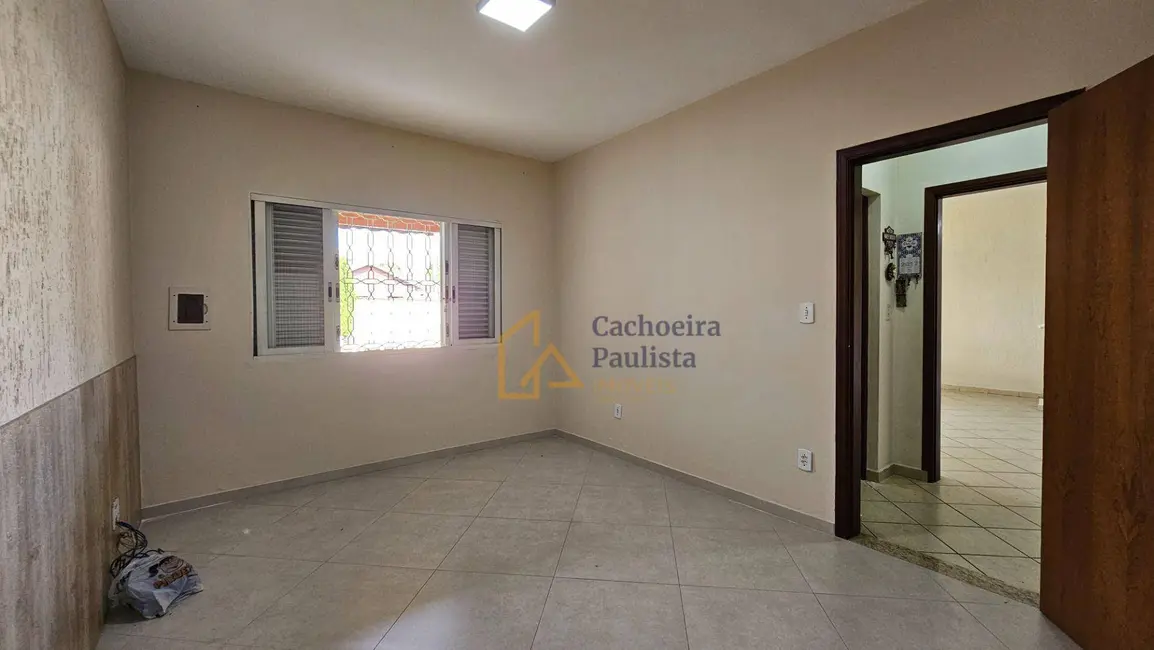 Casa com 3 quartos à venda, 500m2 em Cachoeira Paulista - SP - imagem 9 Foto 9 de Casa com 3 quartos à venda, 500m2 em Cachoeira Paulista - SP