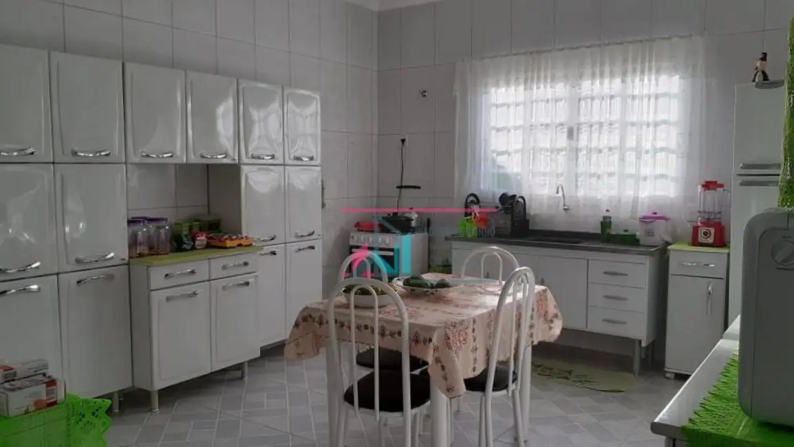 Foto 7 de Casa com 4 quartos à venda, 300m2 em Cachoeira Paulista - SP