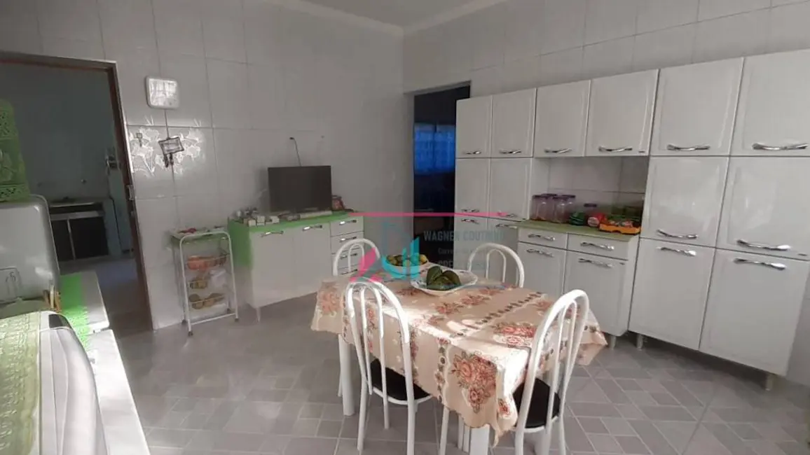 Foto 8 de Casa com 4 quartos à venda, 300m2 em Cachoeira Paulista - SP