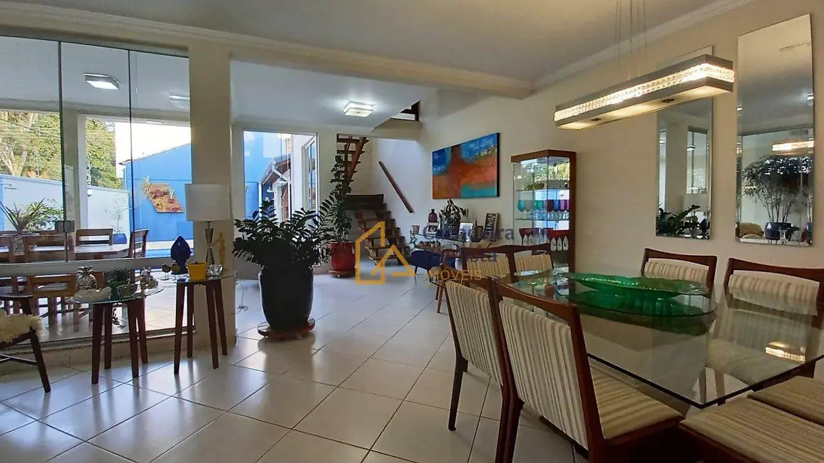 Foto 4 de Casa com 3 quartos à venda, 255m2 em Cachoeira Paulista - SP