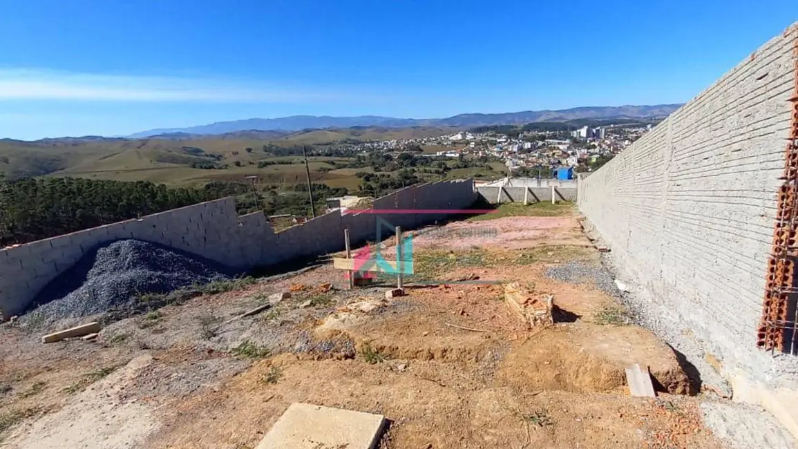 Foto 2 de Terreno / Lote à venda, 365m2 em Cachoeira Paulista - SP
