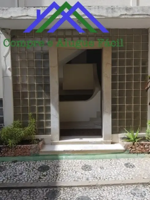 Apartamento com 3 quartos para alugar, 200m2 em Vitória, Salvador - BA - imagem 4 Foto 4 de Apartamento com 3 quartos para alugar, 200m2 em Vitória, Salvador - BA