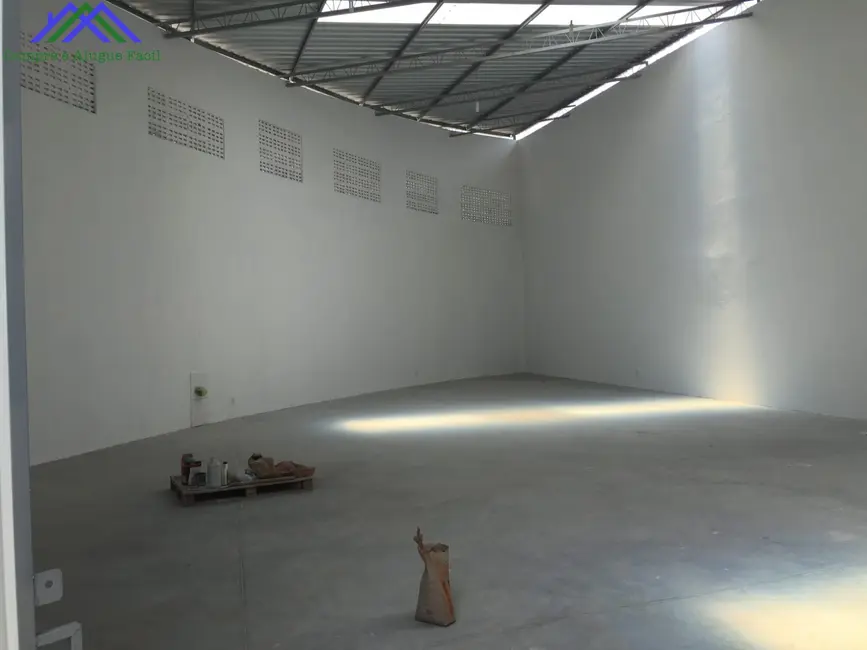 Foto 3 de Armazém / Galpão para alugar, 235m2 em Itapuã, Salvador - BA