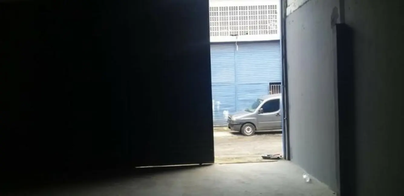 Armazém / Galpão para alugar, 80m2 em Águas Claras, Salvador - BA - imagem 6 Foto 6 de Armazém / Galpão para alugar, 80m2 em Águas Claras, Salvador - BA