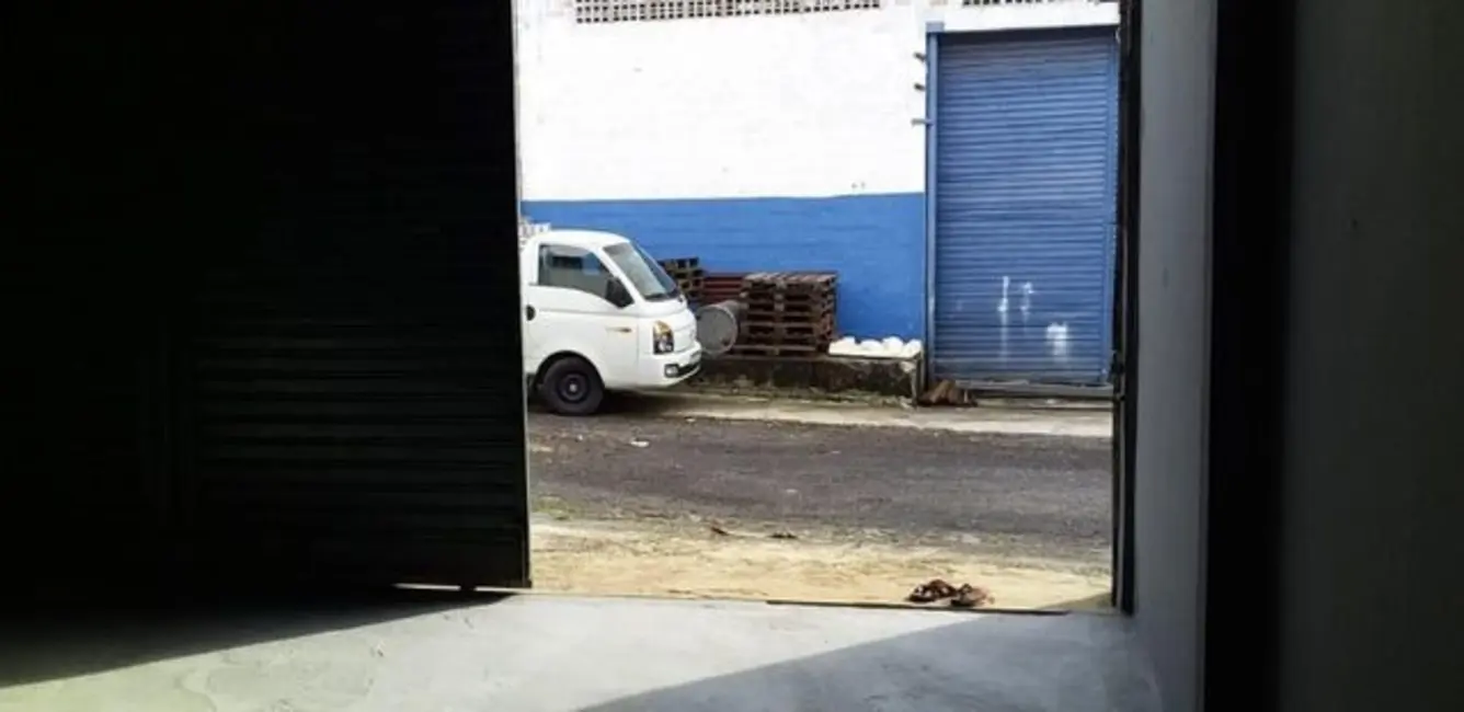 Armazém / Galpão para alugar, 80m2 em Águas Claras, Salvador - BA - imagem 4 Foto 4 de Armazém / Galpão para alugar, 80m2 em Águas Claras, Salvador - BA