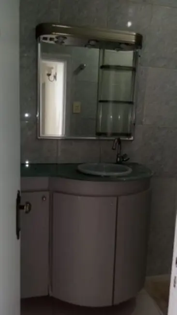 Apartamento com 2 quartos à venda, 70m2 em Dois de Julho, Salvador - BA - imagem 3 Foto 3 de Apartamento com 2 quartos à venda, 70m2 em Dois de Julho, Salvador - BA