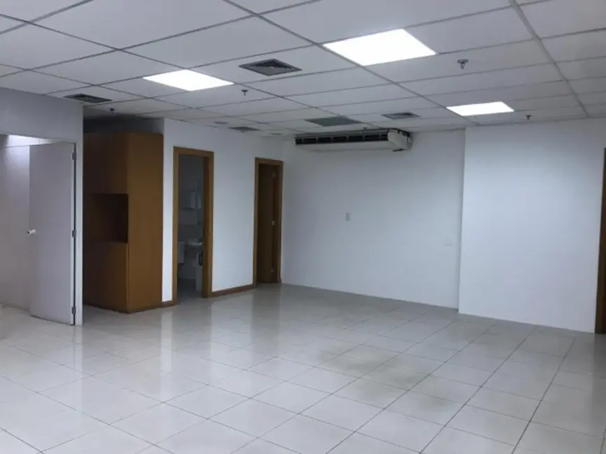 Sala Comercial para alugar, 200m2 em Caminho das Árvores, Salvador - BA - imagem 3 Foto 3 de Sala Comercial para alugar, 200m2 em Caminho das Árvores, Salvador - BA
