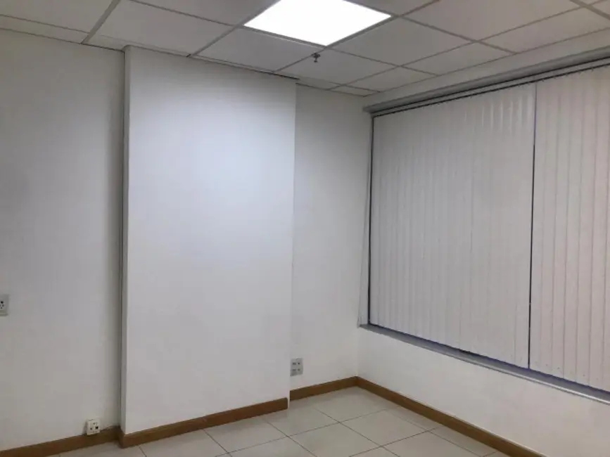 Sala Comercial para alugar, 200m2 em Caminho das Árvores, Salvador - BA - imagem 5 Foto 5 de Sala Comercial para alugar, 200m2 em Caminho das Árvores, Salvador - BA