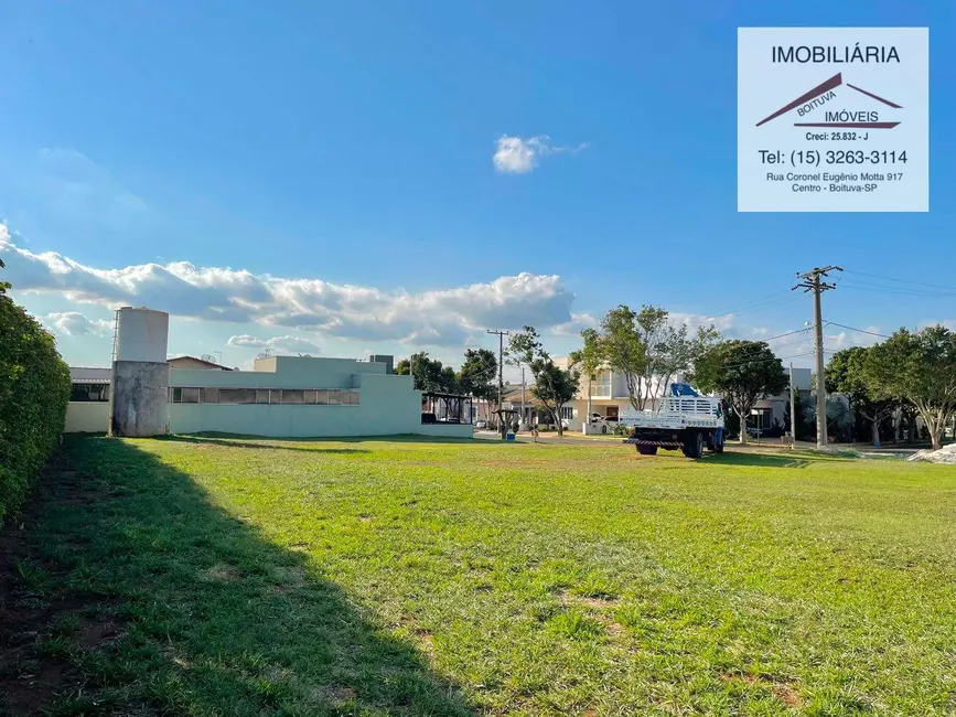 Foto 1 de Terreno / Lote à venda, 782m2 em Boituva - SP