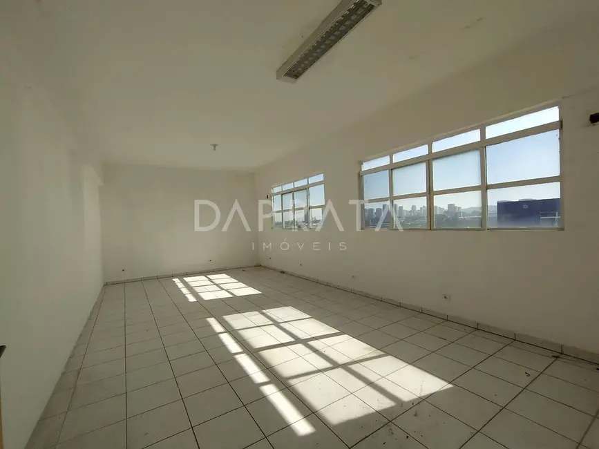 Sala Comercial para alugar, 750m2 em Centro, Carapicuiba - SP - imagem 3 Foto 3 de Sala Comercial para alugar, 750m2 em Centro, Carapicuiba - SP