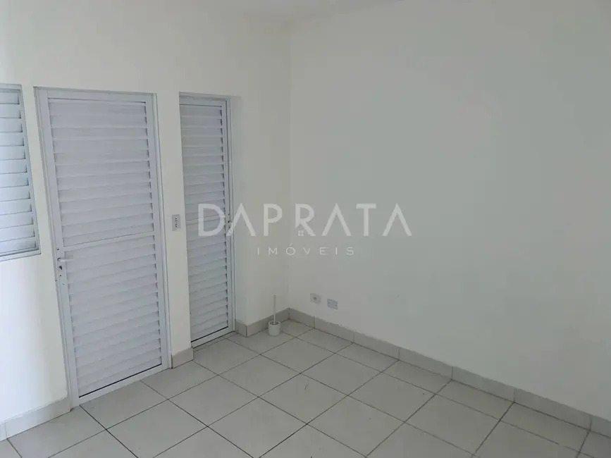 Casa com 1 quarto para alugar, 40m2 em Barueri - SP - imagem 1 Foto 1 de Casa com 1 quarto para alugar, 40m2 em Barueri - SP