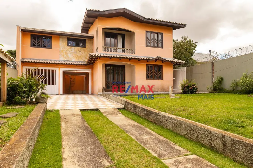 Sobrado com 3 quartos à venda, 630m2 em Capão Raso, Curitiba - PR - imagem 7 Foto 7 de Sobrado com 3 quartos à venda, 630m2 em Capão Raso, Curitiba - PR