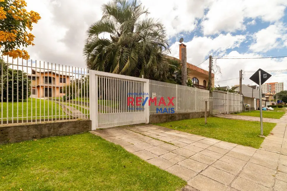 Foto 2 de Sobrado com 3 quartos à venda, 630m2 em Capão Raso, Curitiba - PR
