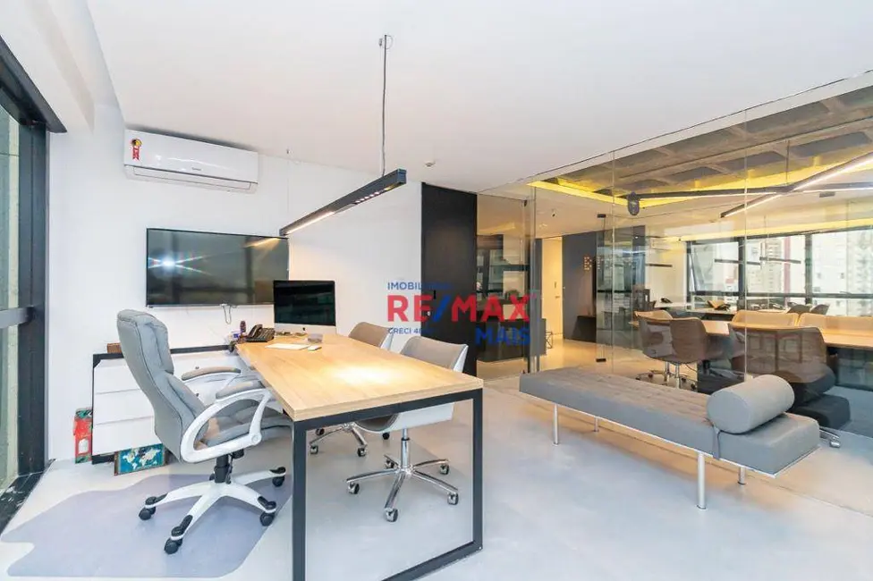 Sala Comercial à venda e para alugar, 206m2 em Água Verde, Curitiba - PR - imagem 6 Foto 6 de Sala Comercial à venda e para alugar, 206m2 em Água Verde, Curitiba - PR
