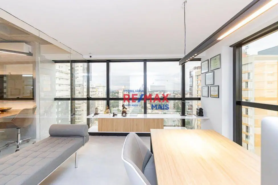 Sala Comercial à venda e para alugar, 206m2 em Água Verde, Curitiba - PR - imagem 5 Foto 5 de Sala Comercial à venda e para alugar, 206m2 em Água Verde, Curitiba - PR