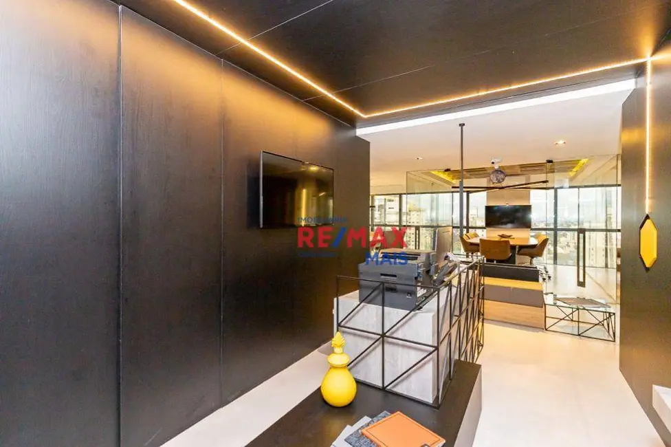 Sala Comercial à venda e para alugar, 206m2 em Água Verde, Curitiba - PR - imagem 8 Foto 8 de Sala Comercial à venda e para alugar, 206m2 em Água Verde, Curitiba - PR