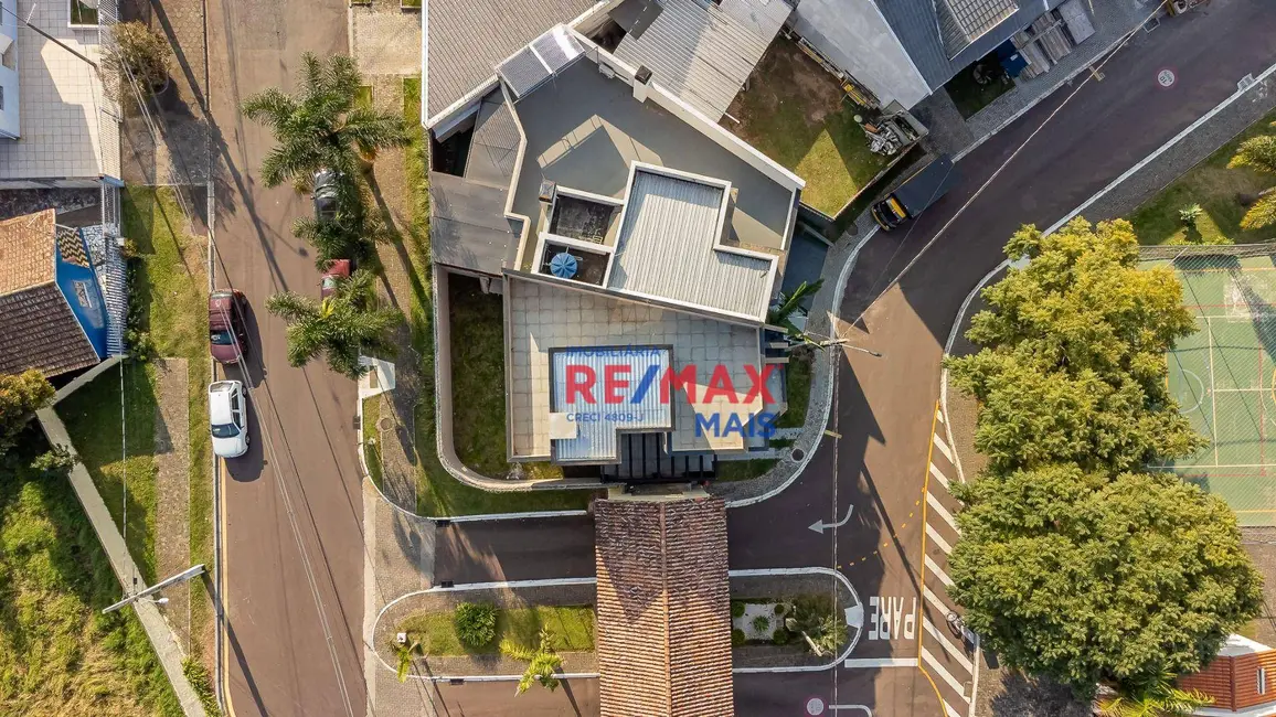 Casa de Condomínio com 3 quartos à venda, 243m2 em Pinheirinho, Curitiba - PR - imagem 3 Foto 3 de Casa de Condomínio com 3 quartos à venda, 243m2 em Pinheirinho, Curitiba - PR