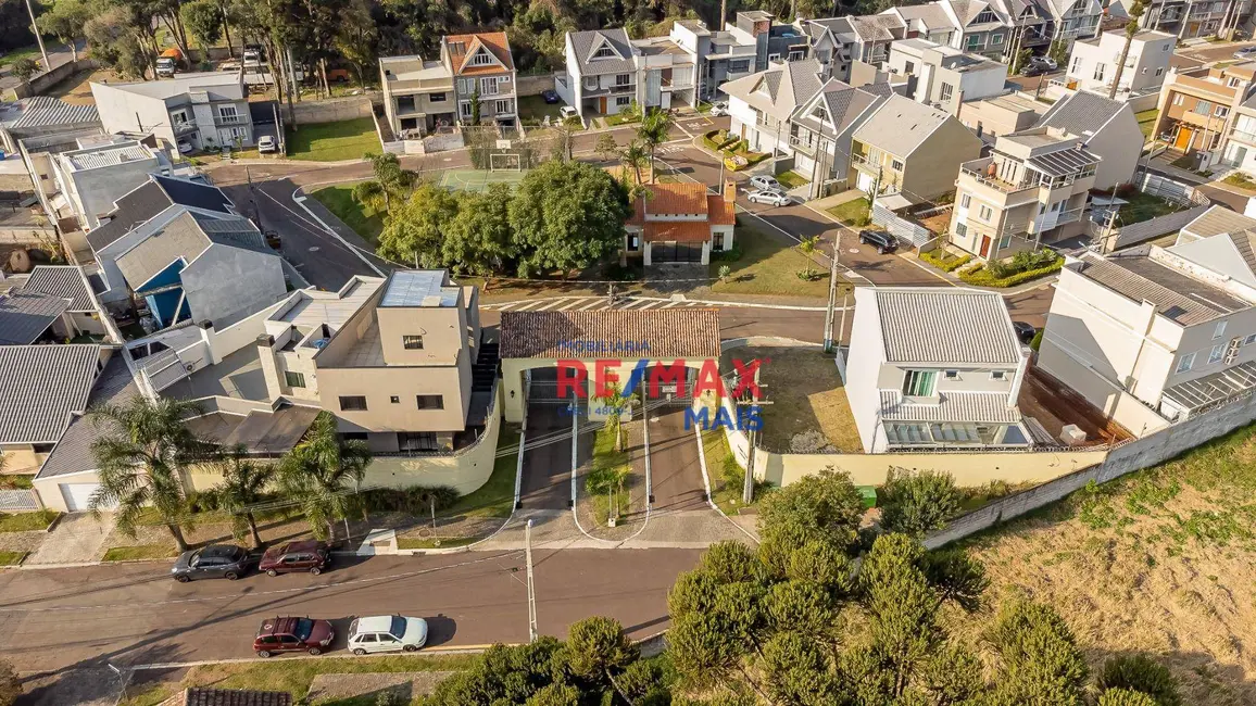 Foto 6 de Sobrado com 3 quartos à venda, 243m2 em Pinheirinho, Curitiba - PR