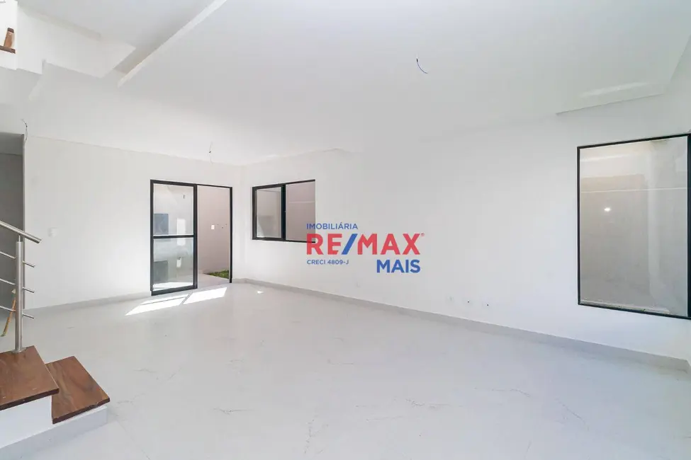 Foto 4 de Sobrado com 3 quartos à venda, 121m2 em Uberaba, Curitiba - PR