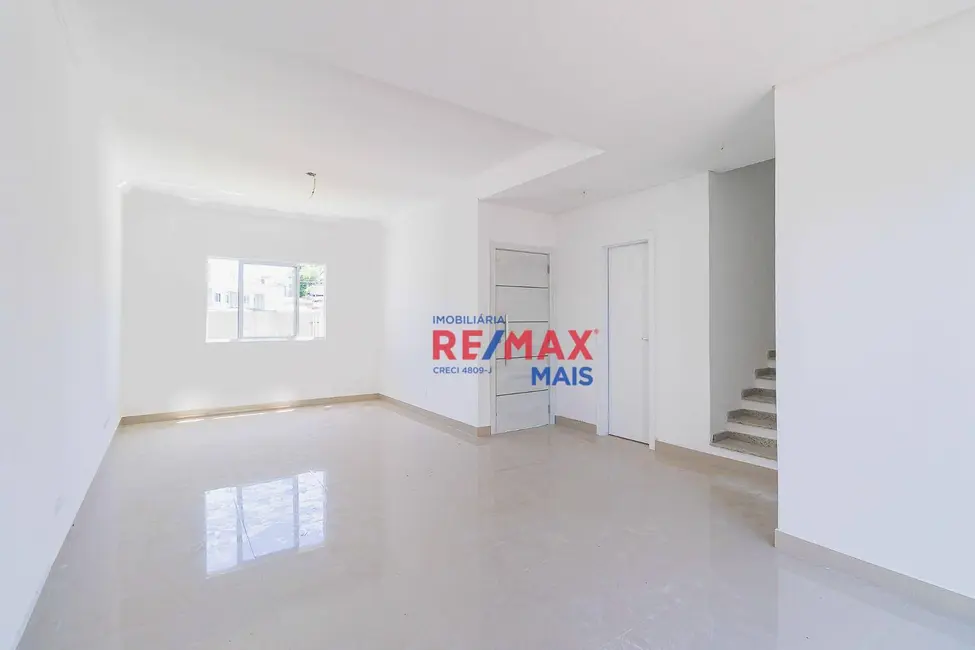 Foto 1 de Sobrado com 3 quartos à venda, 120m2 em Uberaba, Curitiba - PR