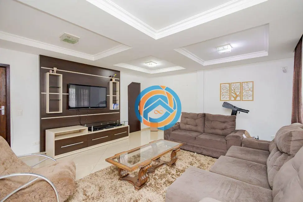 Sobrado com 4 quartos à venda, 308m2 em Fanny, Curitiba - PR - imagem 4 Foto 4 de Sobrado com 4 quartos à venda, 308m2 em Fanny, Curitiba - PR