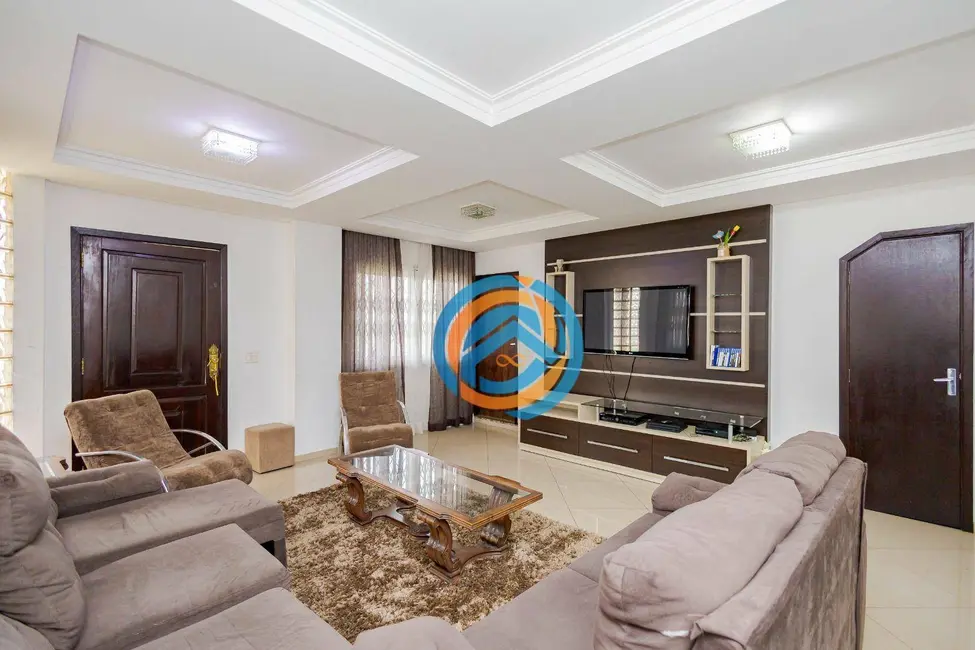 Sobrado com 4 quartos à venda, 308m2 em Fanny, Curitiba - PR - imagem 5 Foto 5 de Sobrado com 4 quartos à venda, 308m2 em Fanny, Curitiba - PR