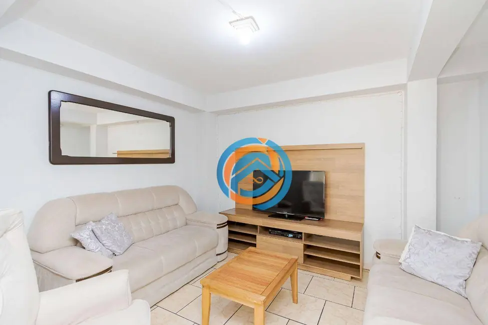 Sobrado com 4 quartos à venda, 198m2 em Sítio Cercado, Curitiba - PR - imagem 5 Foto 5 de Sobrado com 4 quartos à venda, 198m2 em Sítio Cercado, Curitiba - PR