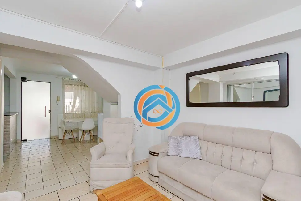 Sobrado com 4 quartos à venda, 198m2 em Sítio Cercado, Curitiba - PR - imagem 7 Foto 7 de Sobrado com 4 quartos à venda, 198m2 em Sítio Cercado, Curitiba - PR