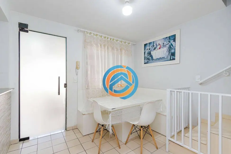 Sobrado com 4 quartos à venda, 198m2 em Sítio Cercado, Curitiba - PR - imagem 3 Foto 3 de Sobrado com 4 quartos à venda, 198m2 em Sítio Cercado, Curitiba - PR