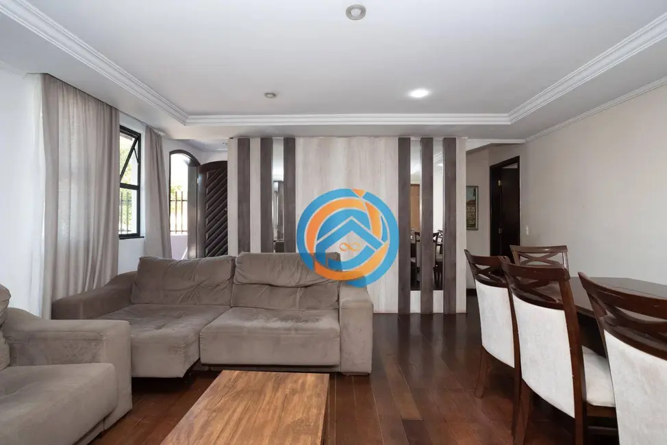 Casa com 4 quartos à venda, 269m2 em Santa Quitéria, Curitiba - PR - imagem 4 Foto 4 de Casa com 4 quartos à venda, 269m2 em Santa Quitéria, Curitiba - PR