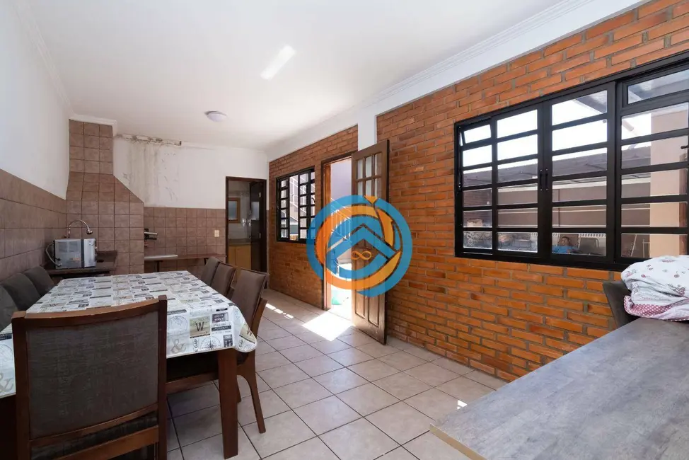 Casa com 4 quartos à venda, 269m2 em Santa Quitéria, Curitiba - PR - imagem 6 Foto 6 de Casa com 4 quartos à venda, 269m2 em Santa Quitéria, Curitiba - PR