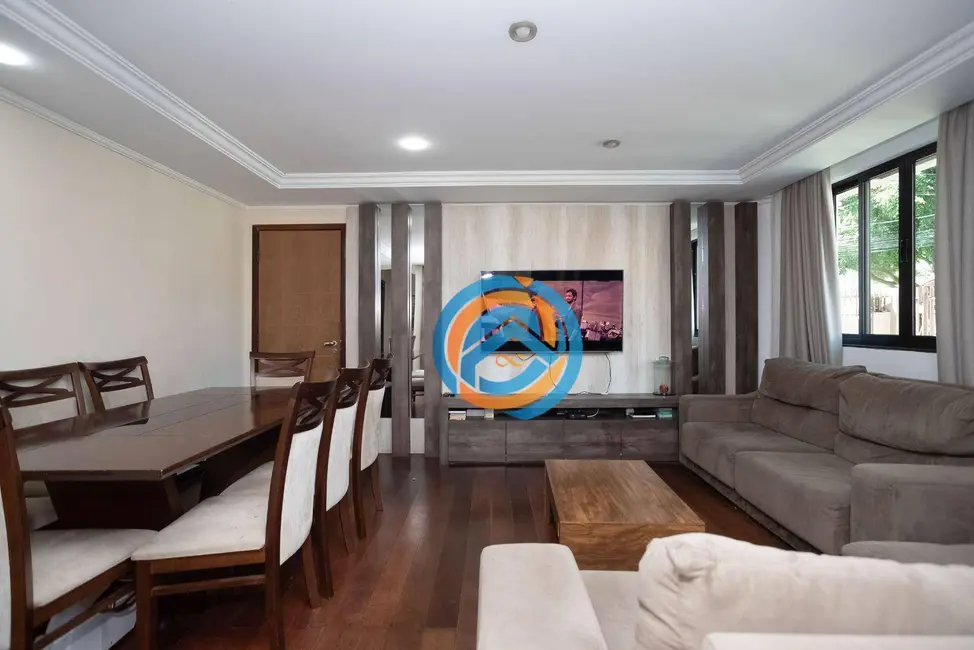 Casa com 4 quartos à venda, 269m2 em Santa Quitéria, Curitiba - PR - imagem 2 Foto 2 de Casa com 4 quartos à venda, 269m2 em Santa Quitéria, Curitiba - PR