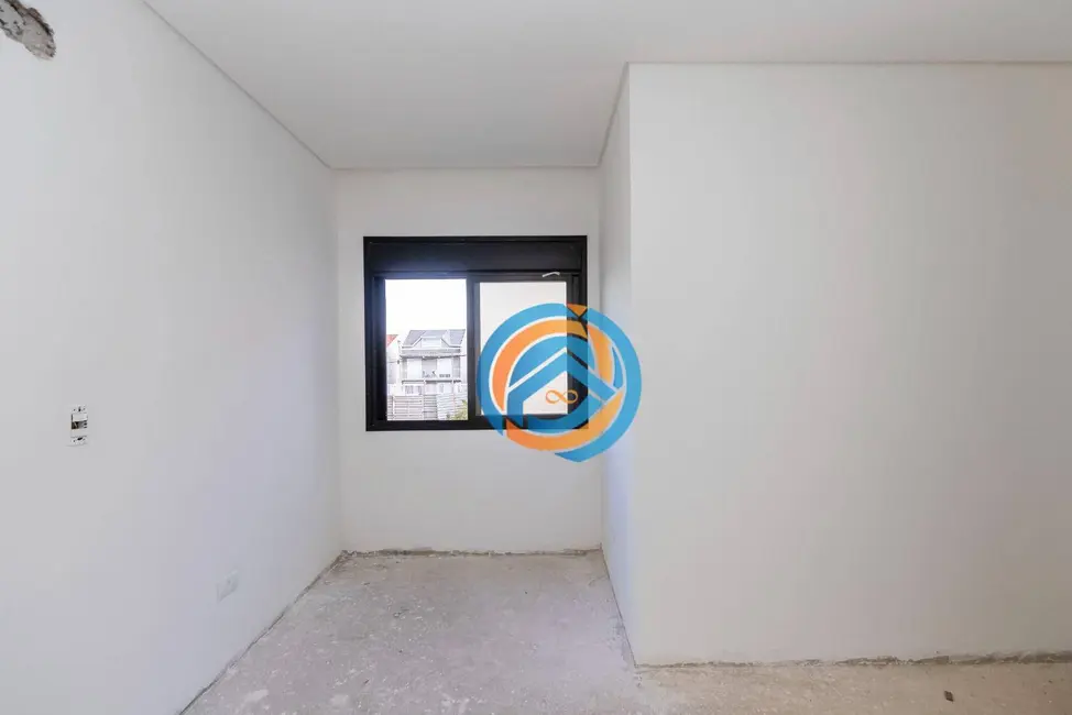 Sobrado com 3 quartos à venda, 160m2 em Uberaba, Curitiba - PR - imagem 9 Foto 9 de Sobrado com 3 quartos à venda, 160m2 em Uberaba, Curitiba - PR