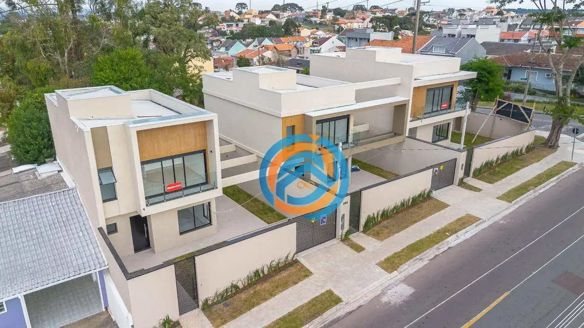 Sobrado com 3 quartos à venda, 160m2 em Uberaba, Curitiba - PR - imagem 6 Foto 6 de Sobrado com 3 quartos à venda, 160m2 em Uberaba, Curitiba - PR