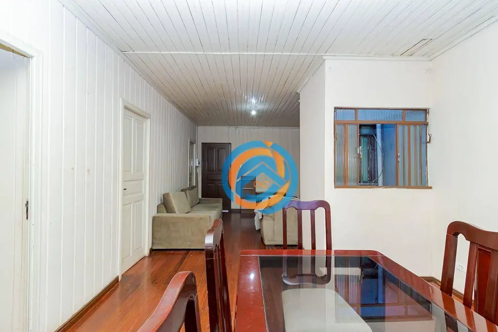 Casa com 3 quartos à venda, 440m2 em Capão Raso, Curitiba - PR - imagem 4 Foto 4 de Casa com 3 quartos à venda, 440m2 em Capão Raso, Curitiba - PR