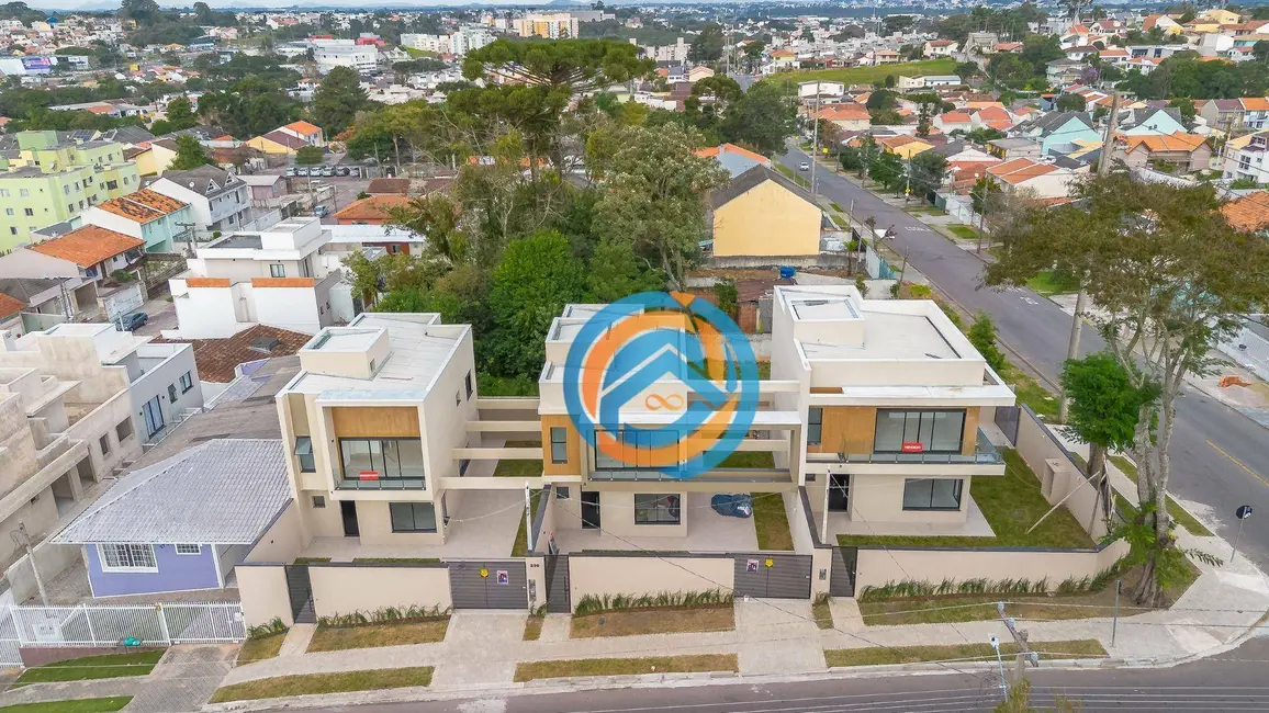 Sobrado com 3 quartos à venda, 165m2 em Uberaba, Curitiba - PR - imagem 8 Foto 8 de Sobrado com 3 quartos à venda, 165m2 em Uberaba, Curitiba - PR