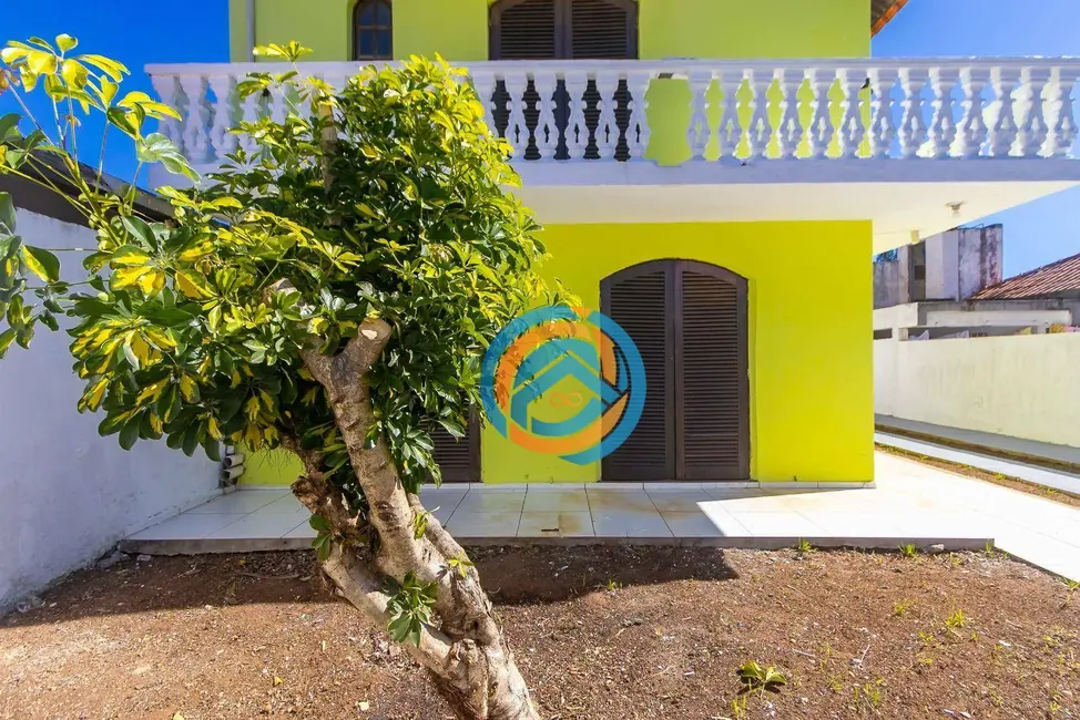 Sobrado com 3 quartos à venda, 179m2 em Boqueirão, Curitiba - PR - imagem 3 Foto 3 de Sobrado com 3 quartos à venda, 179m2 em Boqueirão, Curitiba - PR