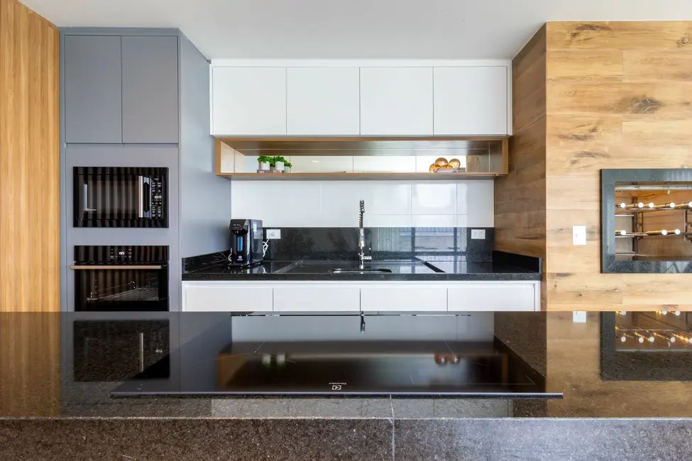 Foto 6 de Apartamento com 2 quartos à venda, 90m2 em Água Verde, Curitiba - PR