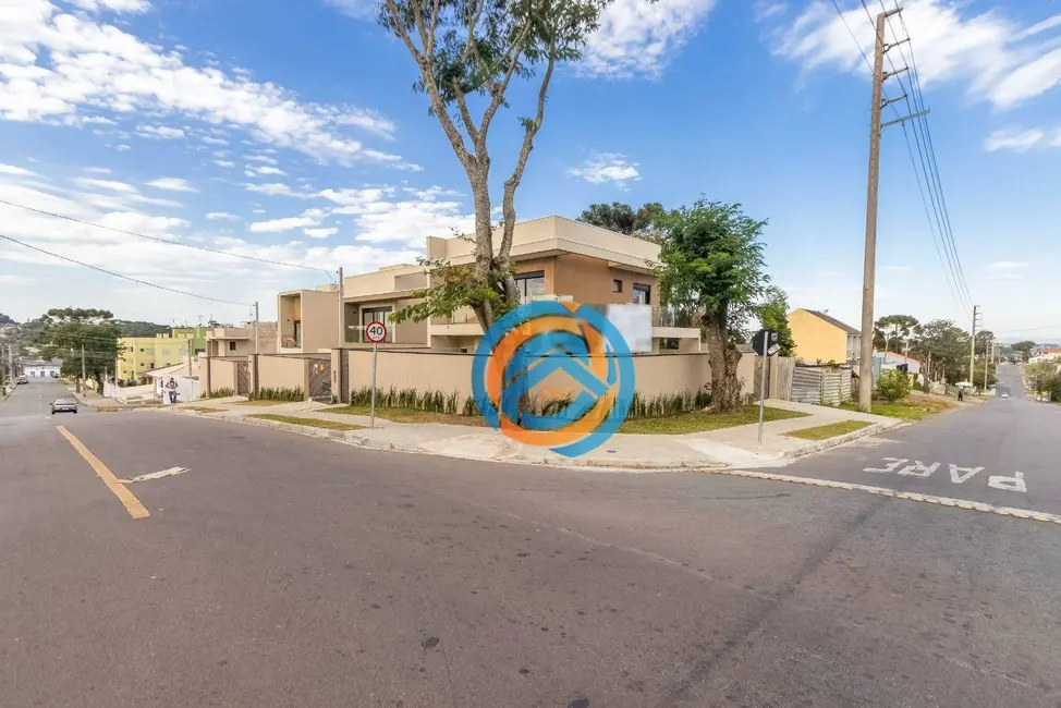 Foto 1 de Sobrado com 3 quartos à venda, 152m2 em Uberaba, Curitiba - PR