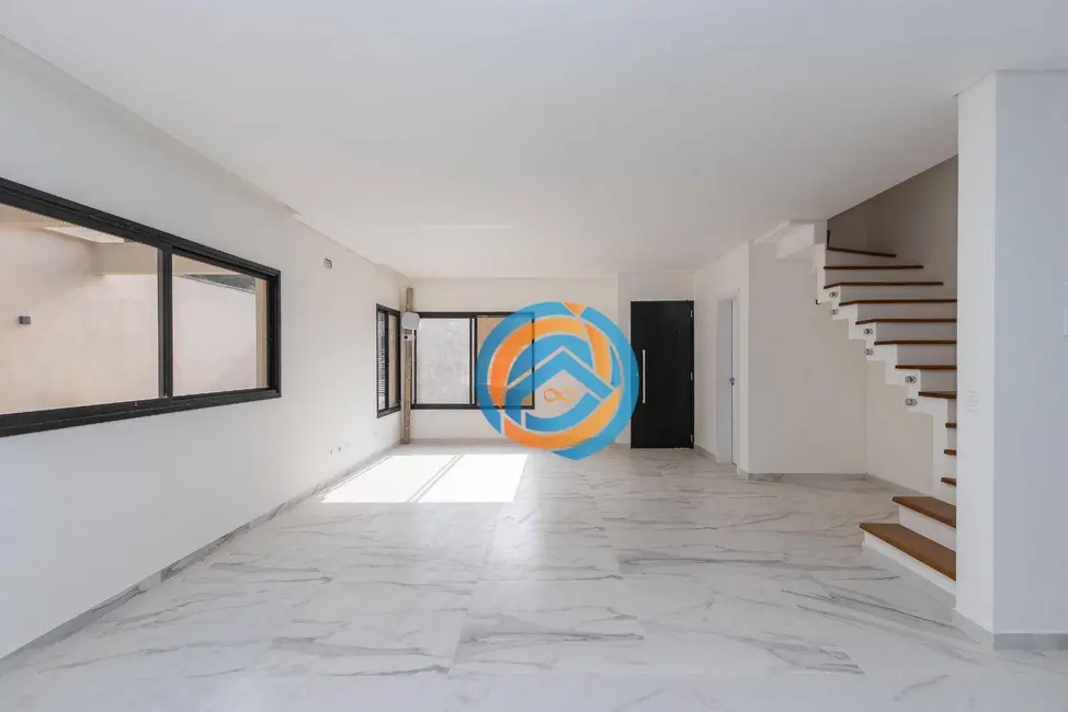 Foto 1 de Sobrado com 3 quartos à venda, 152m2 em Uberaba, Curitiba - PR