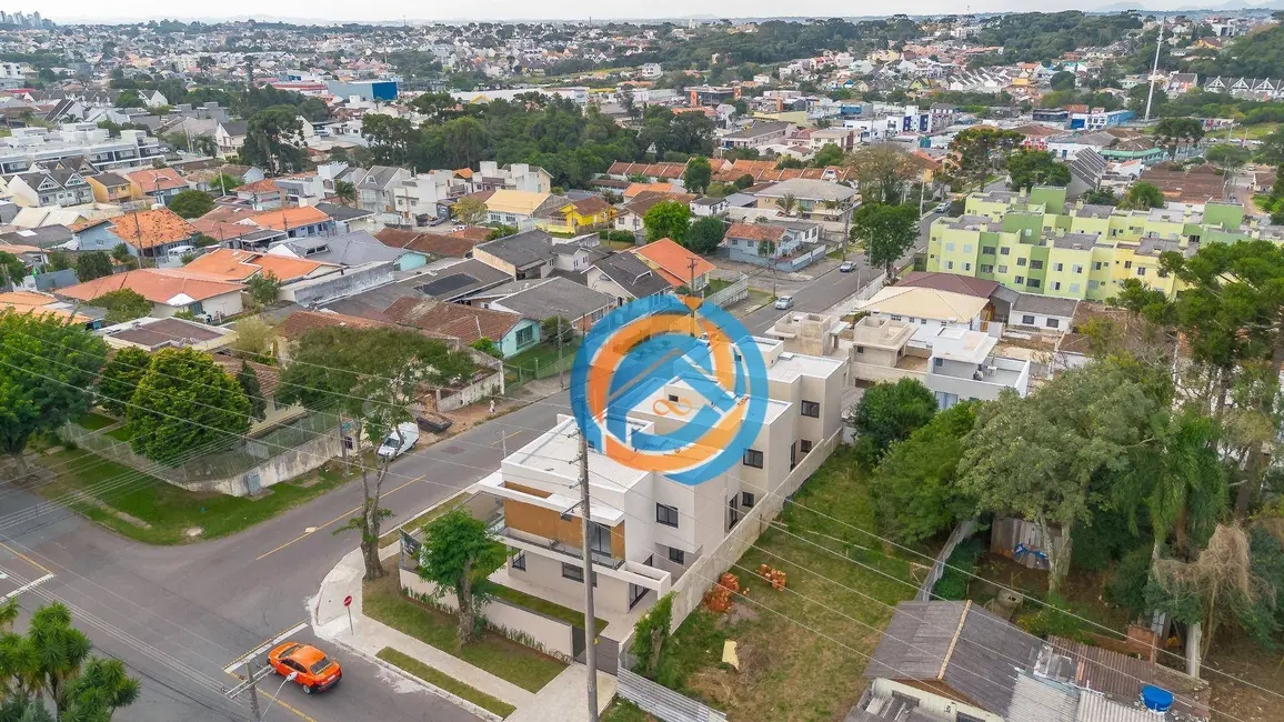 Sobrado com 3 quartos à venda, 145m2 em Uberaba, Curitiba - PR - imagem 7 Foto 7 de Sobrado com 3 quartos à venda, 145m2 em Uberaba, Curitiba - PR