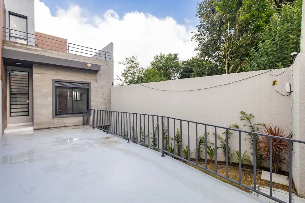 Sobrado com 3 quartos à venda, 167m2 em Barreirinha, Curitiba - PR - imagem 1 Foto 1 de Sobrado com 3 quartos à venda, 167m2 em Barreirinha, Curitiba - PR