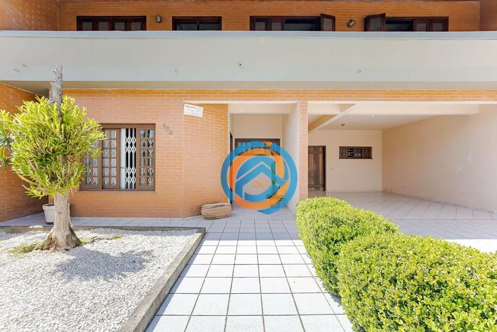 Sobrado com 4 quartos à venda, 456m2 em Centro, Pinhais - PR - imagem 5 Foto 5 de Sobrado com 4 quartos à venda, 456m2 em Centro, Pinhais - PR